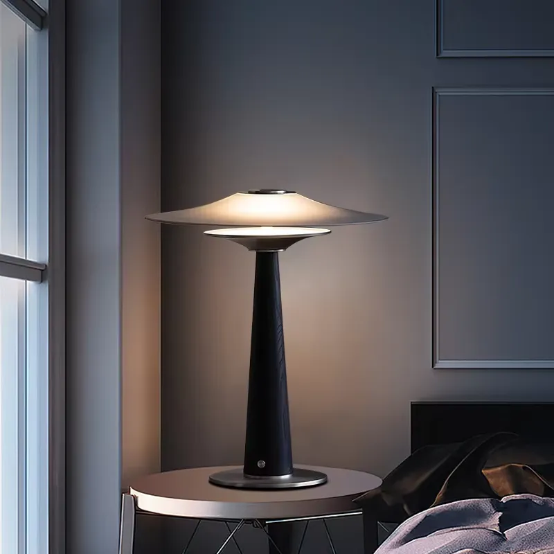 Solar Lamp - Lámpara de Escritorio de Diseño Escandinavo